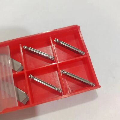 Хорошая цена. Устойчивые к изгибу непокрытые вольфрамовые карбидные вставки 14,4 Г/см3 для обработки нержавеющей стали онлайн